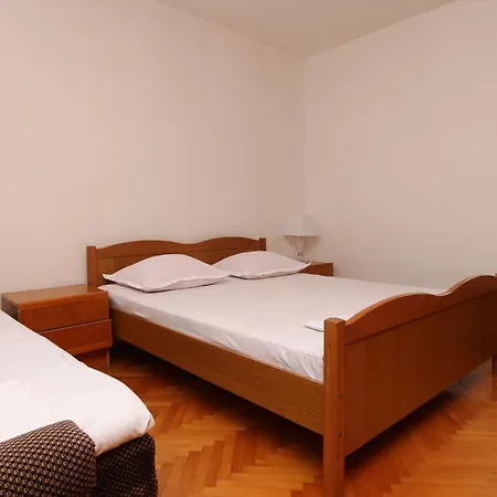 Dinka Макарська