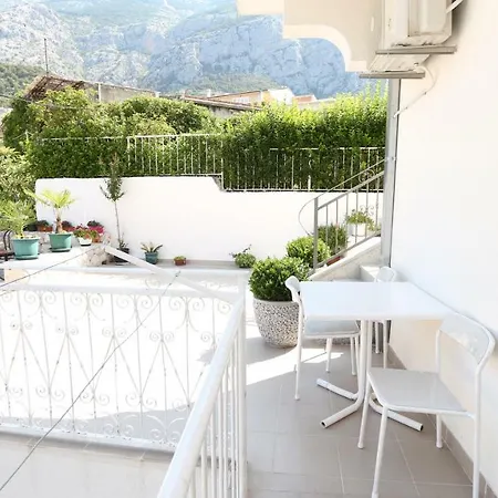 Dinka Макарська