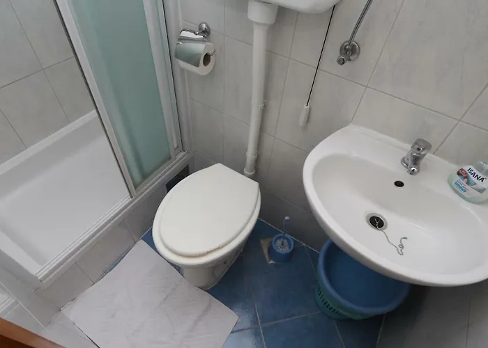 Dinka * מאקרסקה