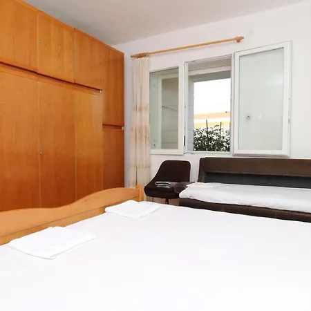 Dinka アパート マカルスカ