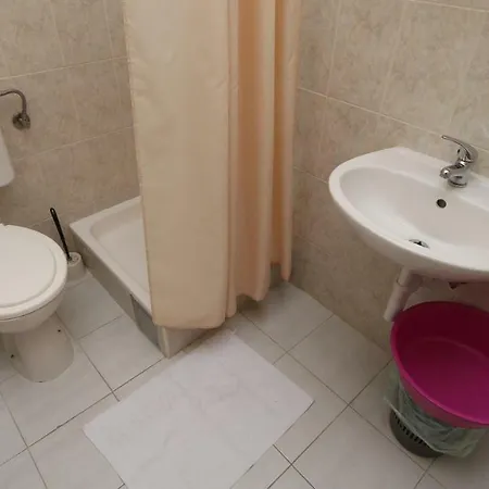 Dinka マカルスカ