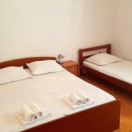 Dinka * Makarska