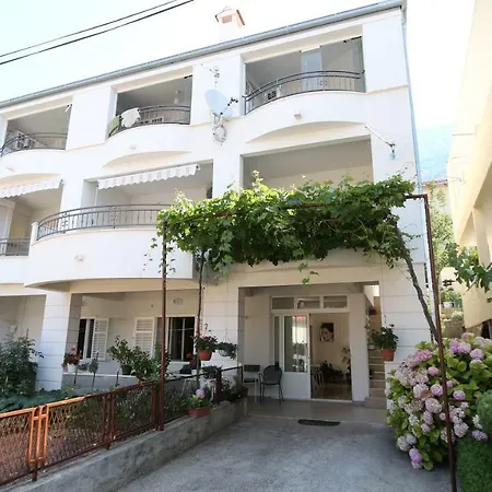 Dinka Apartman Makarska